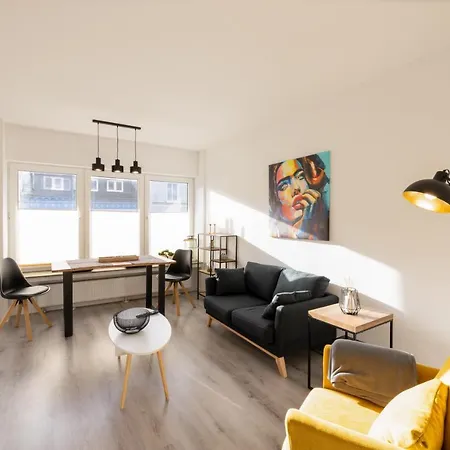 דירה ☆ Modern Stylish Flat In Location ווילהלמסהאבן